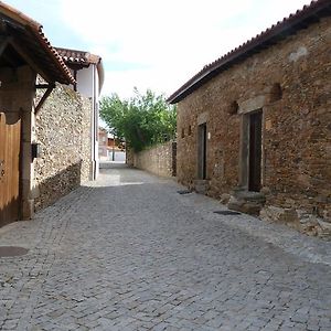 Gasthaus Casas De Campo Da Quinta Entre Rios Mirandela Exterior photo