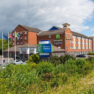 Holiday Inn Express Newcastle Gateshead, An Ihg Hotel Exterior photo