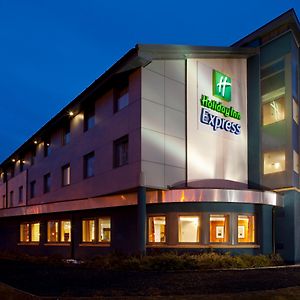 Holiday Inn Express Dunfermline Exterior photo