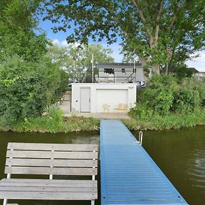 Villa The Beverly On Buena Lake Waterford Exterior photo