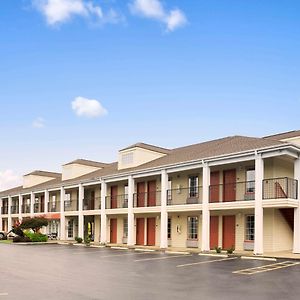 Motel Super 8 by Wyndham Garner/Clayton/Raleigh Exterior photo