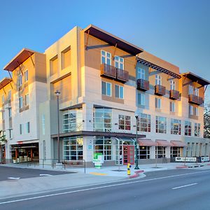 Holiday Inn Windsor - Wine Country, an IHG Hotel Exterior photo