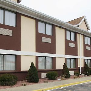 Quality Inn & Suites Benton Harbor Exterior photo