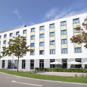 Holiday Inn Express Augsburg Exterior photo