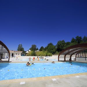 Hotel Terres De France - Les Hameaux Des Lacs Monclar-de-Quercy Exterior photo