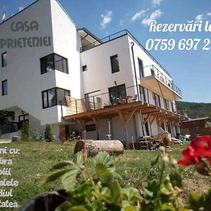 Ferienwohnung Casa Prieteniei - Apartament Cu Terasa - 3 Km Piatra Neamţ Exterior photo