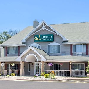 Quality Inn & Suites East Troy Exterior photo