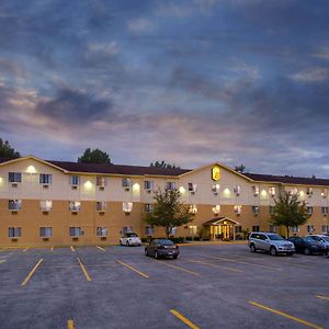 Hotel Super 8 By Wyndham Cromwell/Middletown Exterior photo