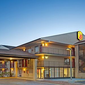 Hotel Super 8 by Wyndham Fredericksburg Exterior photo