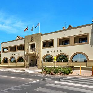 Quality Hotel Mildura Grand Exterior photo