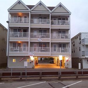 Atlantic Breeze Suites Hampton Exterior photo