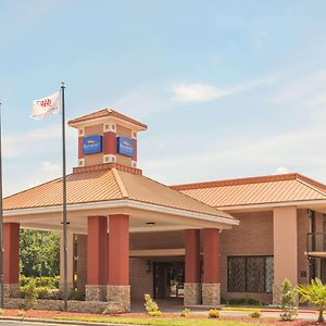 Hotel Baymont By Wyndham Rocky Mount I-95 Exterior photo