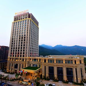 Hotel Ramada Plaza By Wyndham Wenzhou Exterior photo