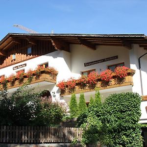 Aparthotel Garni Haus Hubertus Mals im Vinschgau Exterior photo