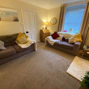 Stunning 1-Bed Apartment in Newburgh Scotland Cupar Exterior photo