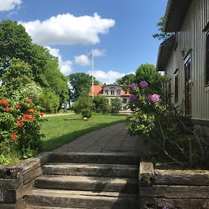 Bed and Breakfast Sjoetorps Saeteris Bed & Breakfast Flygeln Larv Exterior photo