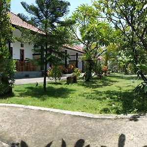 Puri Raka Villa Pabean Buleleng Exterior photo