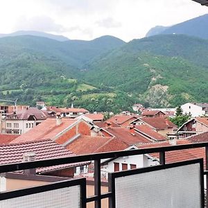 Lovely 1 Bedroom Within Walking Distance, Views Peć Exterior photo