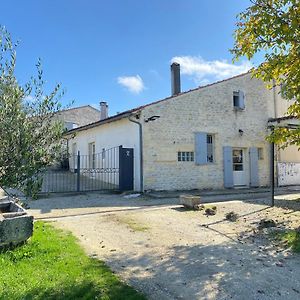 Ferienwohnung Domaine De La Laigne - Spa Asnières-la-Giraud Exterior photo