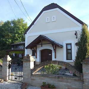 Villa Nanahaza Alsonana Exterior photo