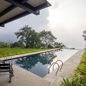 Saffronstays Solasta, Mulshi - Infinity Pool Villa With Mulshi Dam Views Exterior photo