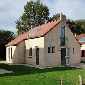 Villa Vakantiehuis 6Pers Op Park 'T Broeckhuys In Ewijk Groot Zwemplas In Het Land Van Maas & Waal Niet Voor Arbeidsmigranten Exterior photo