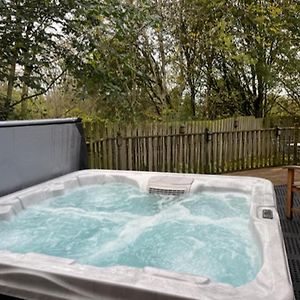 Ferienwohnung Beautiful 2 Bed Apt With Hot Tub In Blaydon Burn Exterior photo