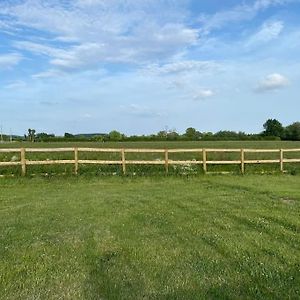 Ferienwohnung Beautiful 1 Bed Shepherd Hut In Warwickshire Warwick  Exterior photo