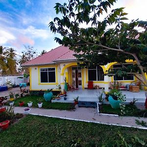 Bed and Breakfast L&J Modern Backpackers Kigamboni Beach House Daressalam Exterior photo