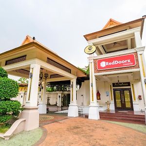 Ruen Rattana Resort Nonthaburi Exterior photo