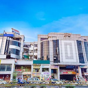 Fabhotel Skyland Ahmedabad Exterior photo