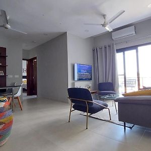 Superbly Modern And Airy Two Bedroom Seaside Apartment With Balcony Bijilo Exterior photo