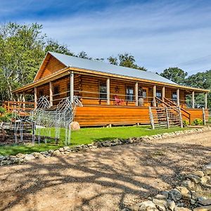 Villa Cozy New Braunfels Family Cabin With Porch And Views! Exterior photo