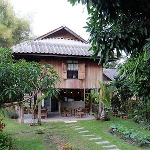 Bed and Breakfast Lanna House Lanna Hut Chiangmai Chiang Mai Exterior photo