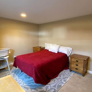 Private Basement Bedroom With Private Bathroom, Kitchen, And Living Room With Large Screen Television McCordsville Exterior photo