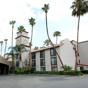 Buena Park Grand Hotel & Suites Exterior photo