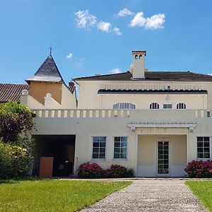 Hotel La Casa Blanca Janneyrias Exterior photo