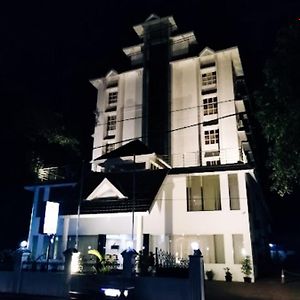 Hotel Vyshak International Payyannur Exterior photo