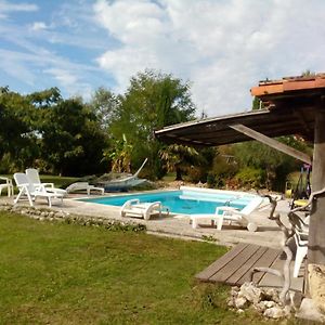 Villa Le Tilleul Saint-Quentin-de-Chalais Exterior photo