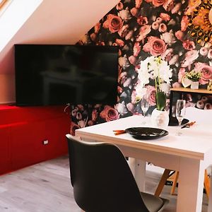 Ferienwohnung Romantic Studio Eve - Proche Gare - Netflix - Wifi Amiens Exterior photo