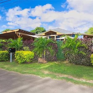 Charming Country Cottage On Quiet Street Just A Few Steps From The Beach! Waianae Exterior photo