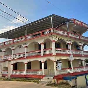 Arnold'S Guest House San Ignacio Exterior photo