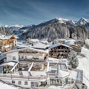 Hotel Astegg, Alpengasthof Finkenberg Exterior photo