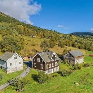 Villa Heggjabygda Gjestegard, Nordfjordeid Exterior photo