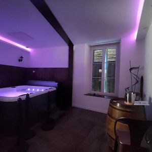 Ferienwohnung #Fer Rever 63# Jacuzzi #Salle De Sport En Supplement Et Sur Demande#Musculation Thiers Exterior photo