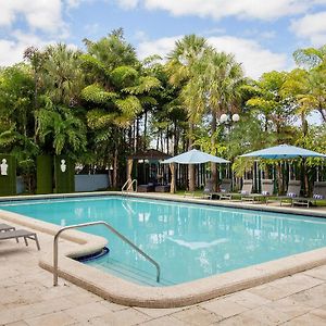 Hotel Regency Miami Airport Exterior photo