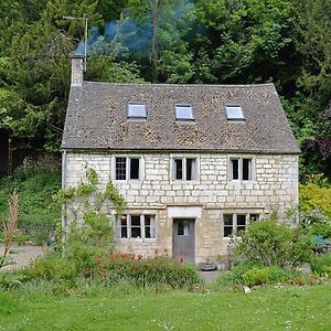 Villa Driftcombe Farmhouse Bisley  Exterior photo