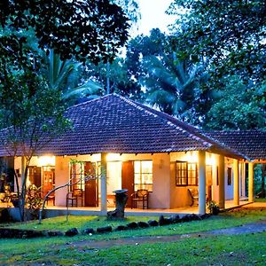 Villa Captain'S Bungalow, Kandy Arawwawala Exterior photo