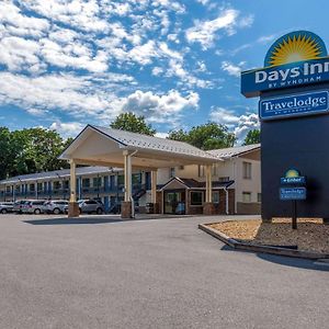 Travelodge By Wyndham Charles Town - Harpers Ferry Exterior photo