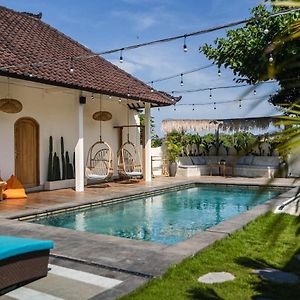 Hotel Shaka Clan Surf Canggu Exterior photo